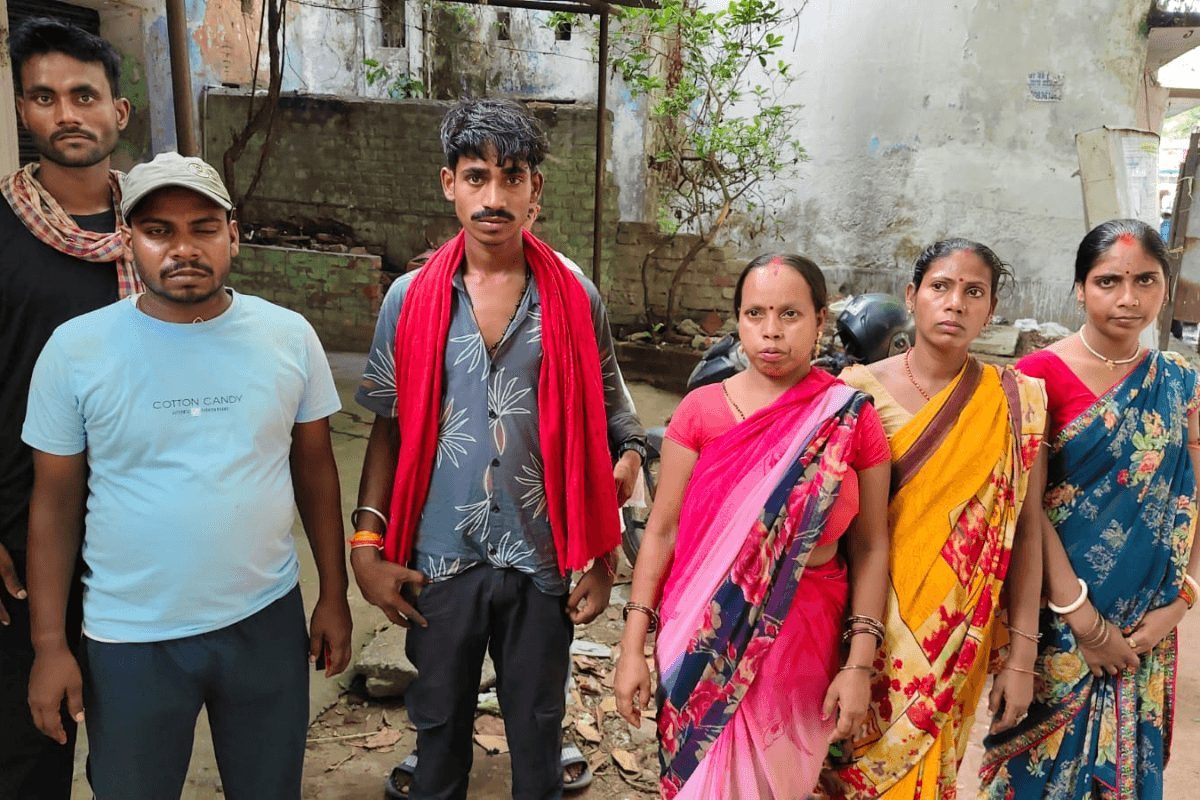 जहानाबाद में महिला की संदिग्ध मौत, खून से लथपथ मिला शव, पुलिस को देख लाश छोड़ भागा पति