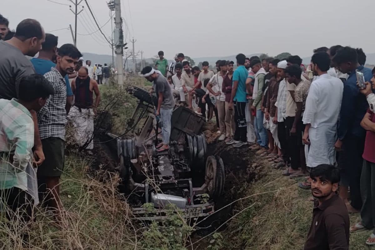 कैमूर में काल बना मिट्टी लदा ट्रैक्टर: धूं-धूं कर जलते वाहन के नीचे दबने से दो नाबालिगों की दर्दनाक मौत