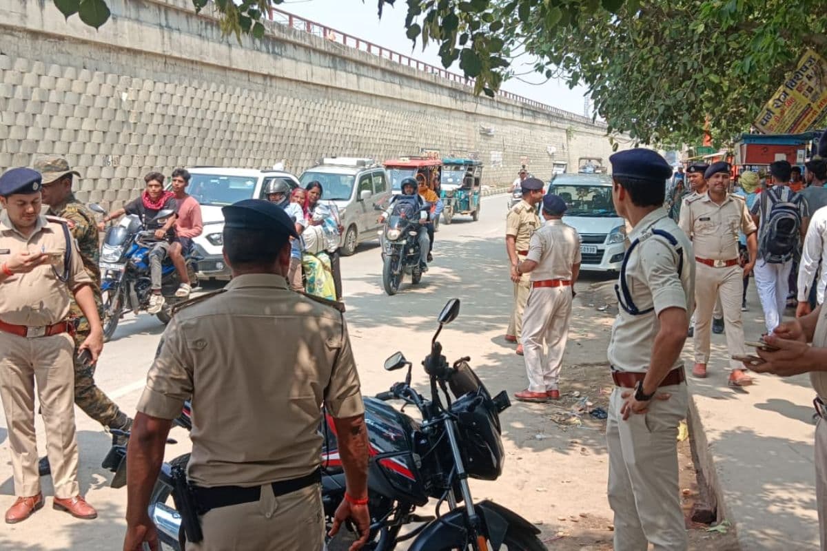 मोहनिया में महाजाम पर एक्शन: चांदनी चौक से सड़कों तक चला प्रशासन का डंडा, वसूला 14 हजार जुर्माना