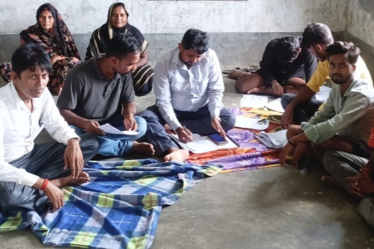 कैमूर के अहिराव गांव में ‘खेत बचाओ अभियान’ का आगाज: रासायनिक खादों की जगह जैविक खेती पर बढ़ा जोर