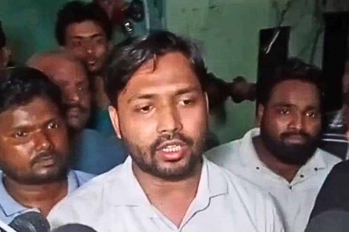 पहले पुलिस की तारीफ, अब बोले- लेट पहुंची, एक बार फिर अपने बयान से पलटे खान सर
