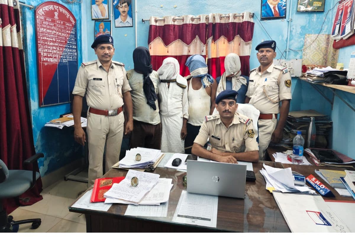नालंदा में मिनी गन फैक्ट्री का भंडाफोड़, हथियार बनाते चार अपराधी गिरफ्तार