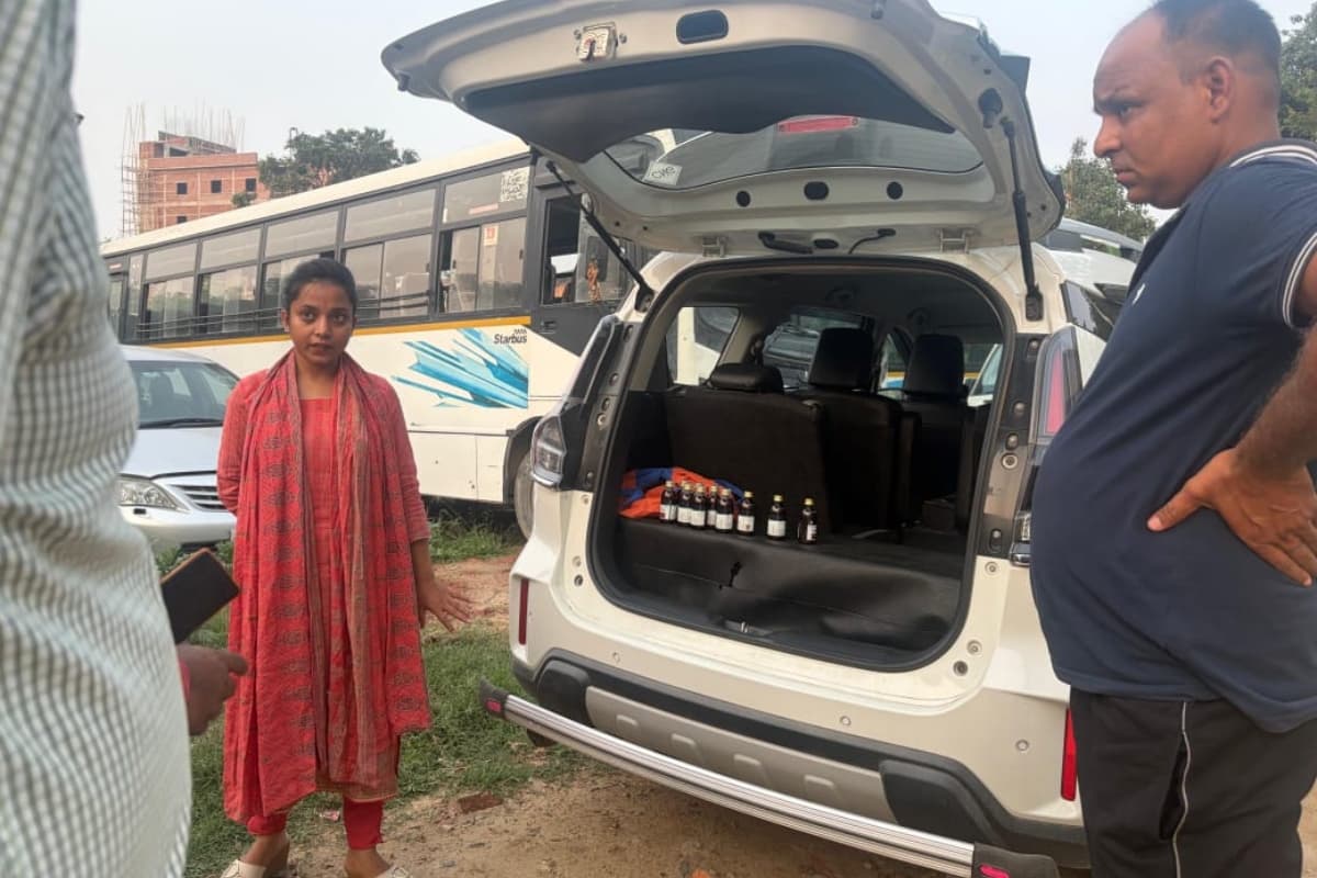 Darbhanga News: पुलिस की बड़ी कार्रवाई: कार की डिक्की से प्रतिबंधित कोडीन सिरप बरामद, पांच गिरफ्तार