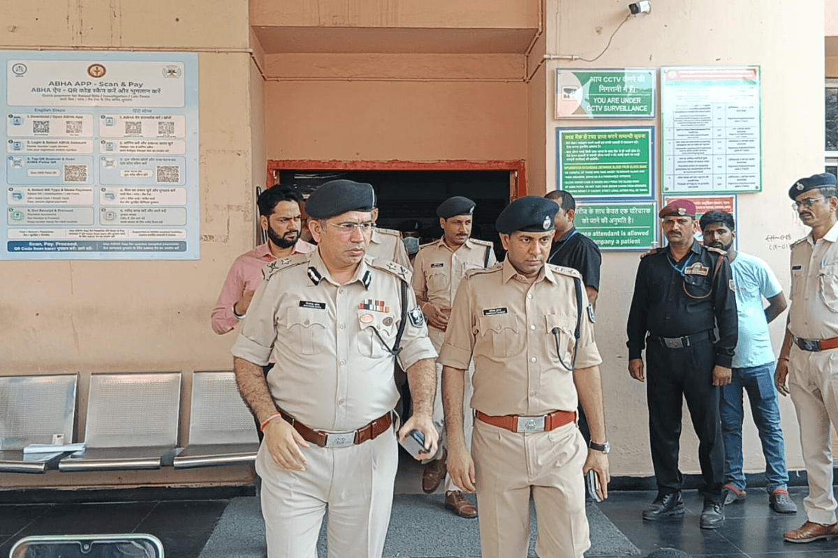 मसौढ़ी मुठभेड़ में घायल पुलिस पदाधिकारियों से मिले आईजी जितेन्द्र राणा, एम्स में दिनभर लगा रहा अधिकारियों का जमावड़ा