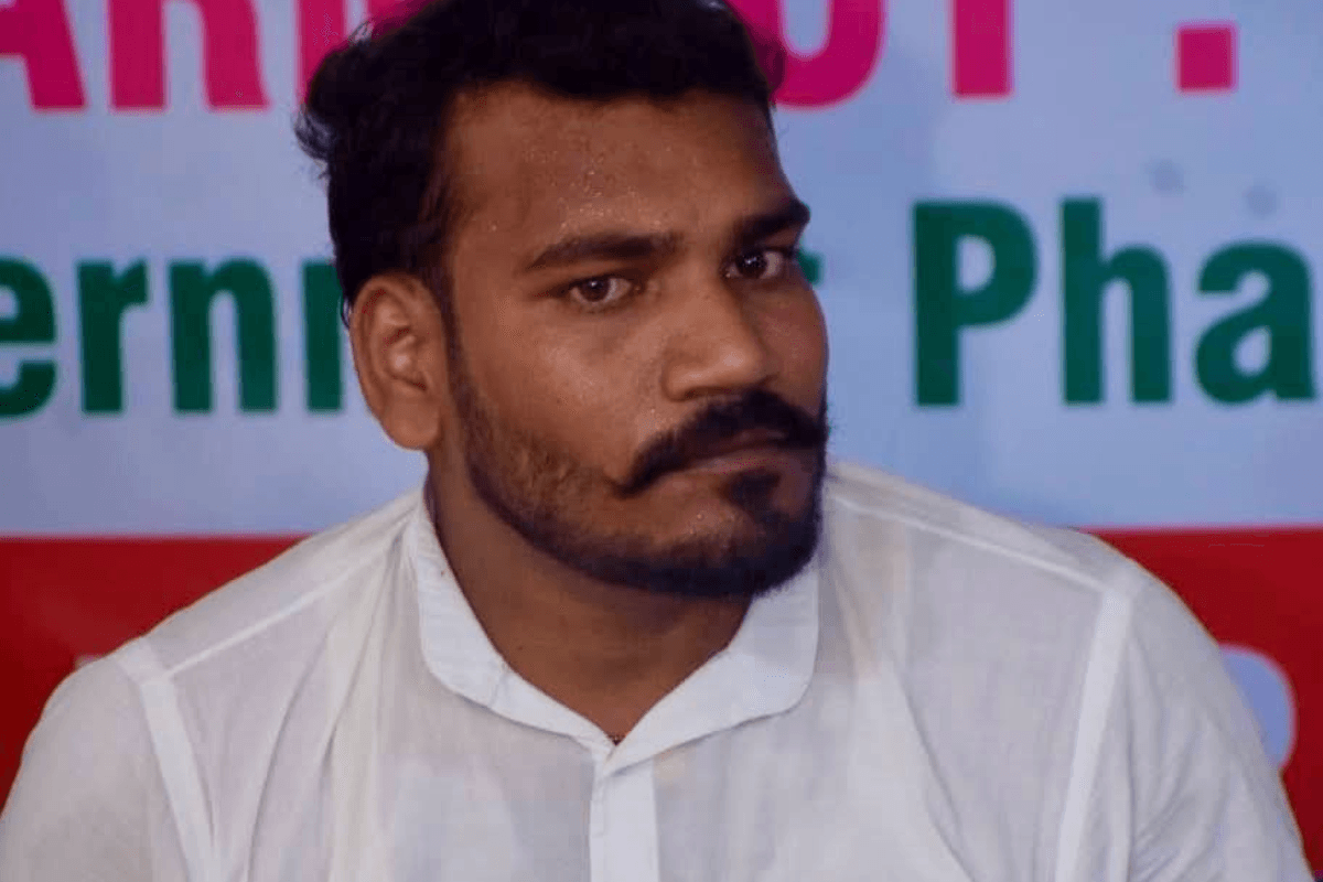 2473 पदों की भर्ती का रिजल्ट लंबित, डिप्लोमा फार्मासिस्ट छात्रों ने दी भूख हड़ताल की चेतावनी