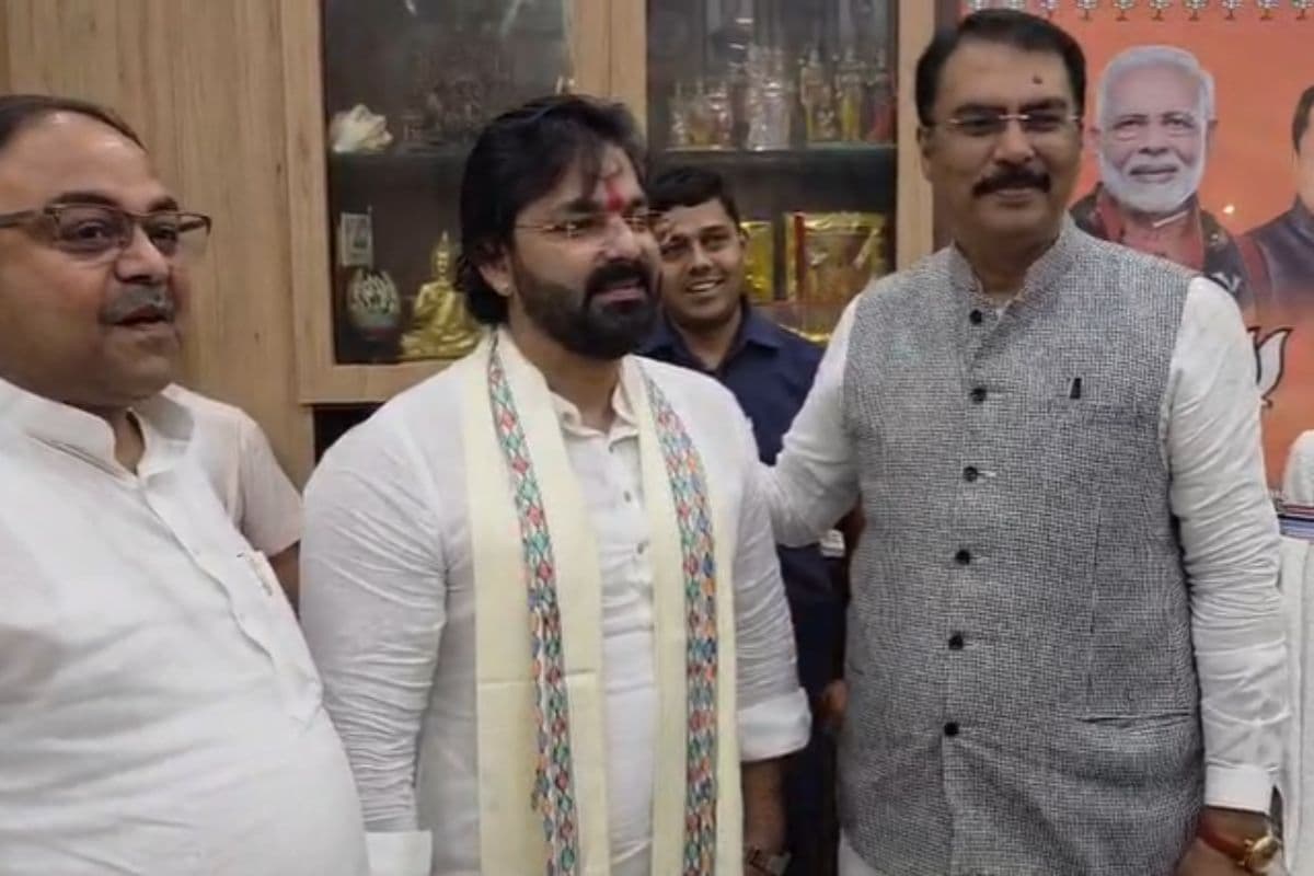 'पार्टी मेरी मां है', प्रदेश अध्यक्ष से मिलकर बोले पवन सिंह- मैं BJP का सेवक हूं, सीएम सम्राट से भी मिले