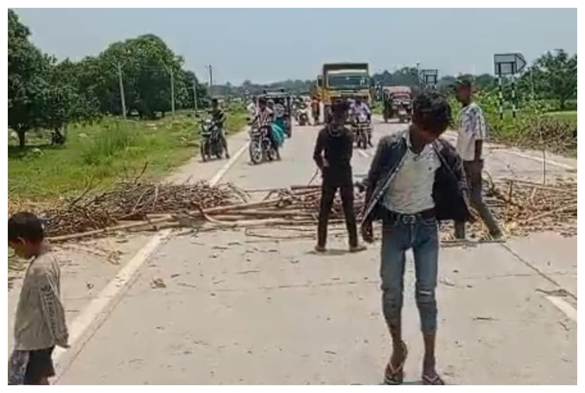 दरभंगा में बवाल: जीविका कर्मी के लापता होने पर भड़के ग्रामीण, जाले-औराई मुख्य सड़क जाम