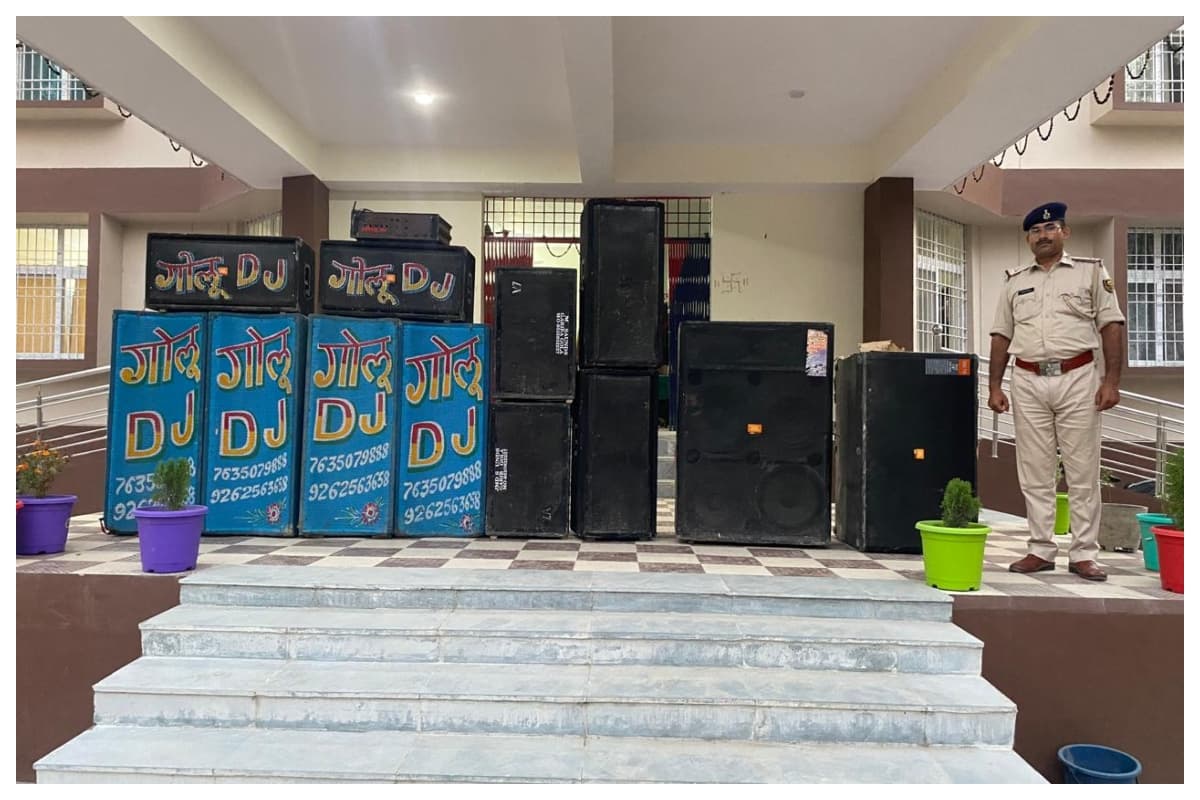 Muharram Alert: मुहर्रम पर डीजे बजाने को लेकर पुलिस की सख्त कार्रवाई, नियमों का उल्लंघन करने पर दो डीजे जब्त