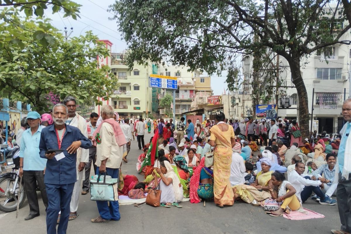 रांची: मुख्यमंत्री आवास का घेराव करने वाले आंदोलनकारियों को पुलिस ने रोका