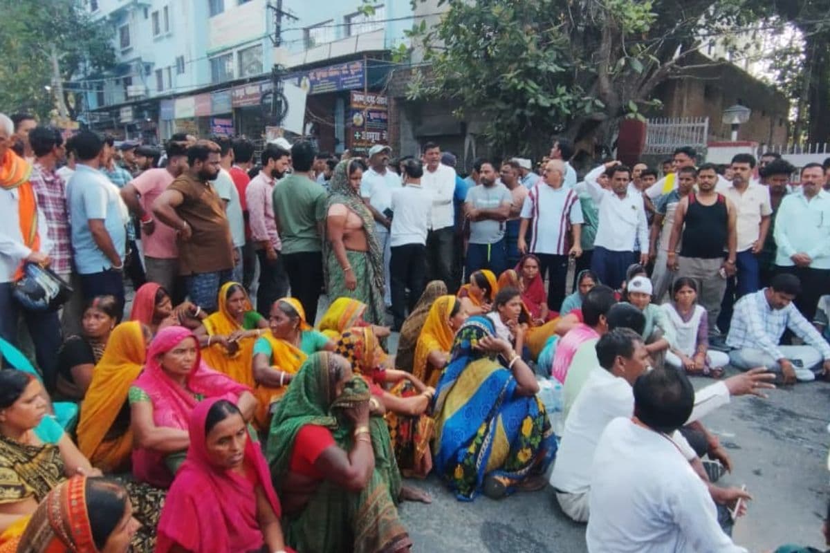कोडरमा विधायक के ड्राइवर राजकुमार यादव हत्याकांड को लेकर फूटा जनाक्रोश, दो घंटे तक सड़क जाम