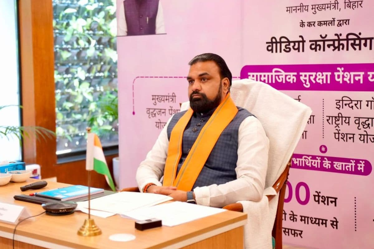 बिहार के 94 लाख पेंशनधारियों के लिए खुशखबरी, सीएम सम्राट का ऐलान- अब हर महीने 10 तारीख को खाते में आएंगे पैसे