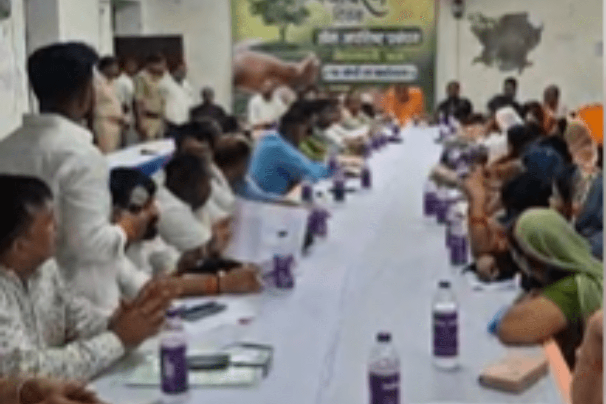 छपरा नगर निगम बोर्ड बैठक में जमकर हंगामा, बजट पर विवाद के बीच कार्यवाही स्थगित