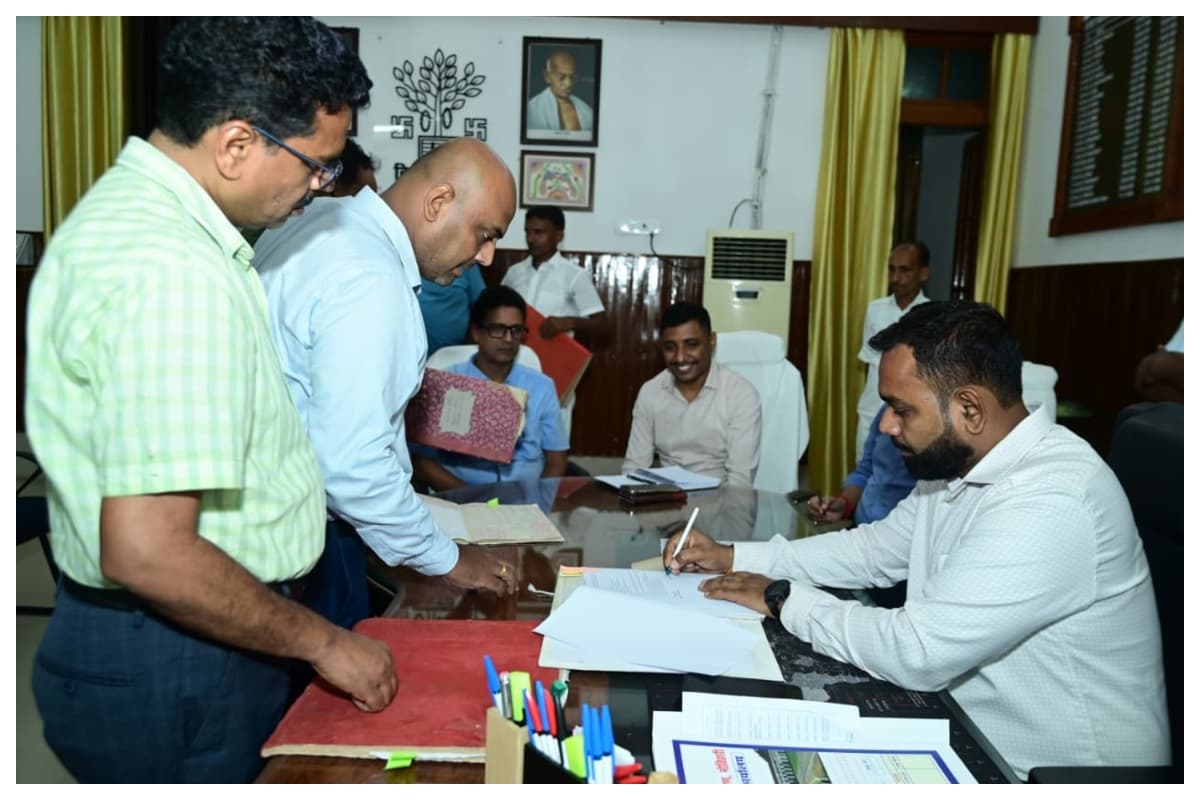 पूर्वी चंपारण के नए जिलाधिकारी बने सौरभ सुमन यादव, 2019 बैच के IAS ने संभाला डीएम का पदभार
