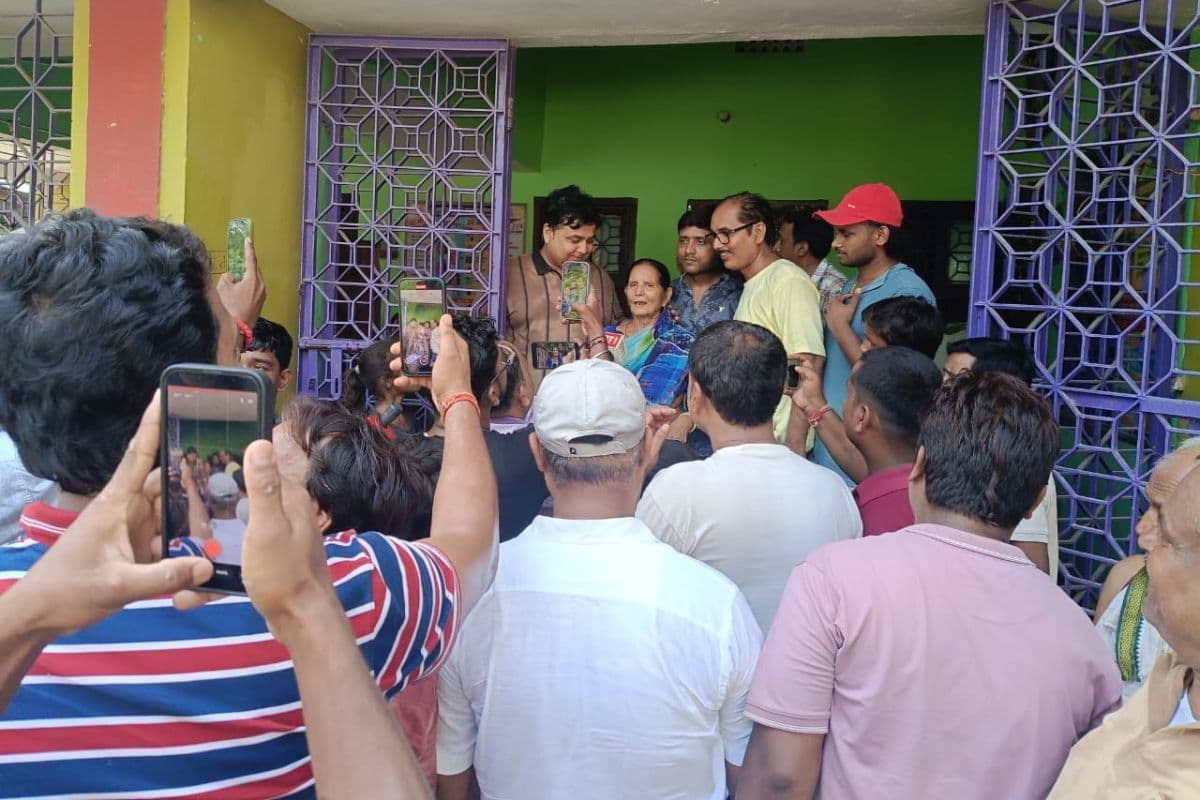 बेटे ने पूरा किया पिता का अधूरा सपना, टीम इंडिया में चयन पर छलके वैभव के पिता के आंसू