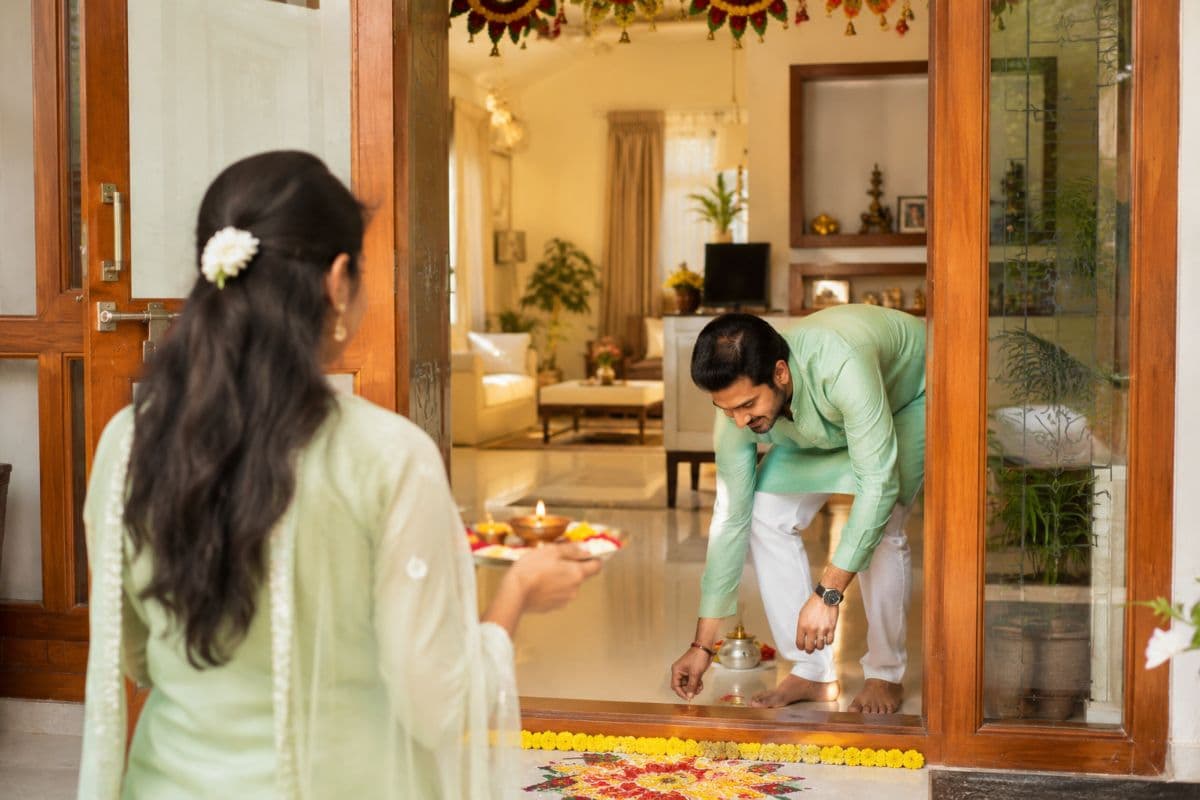 नया घर चमकाएगा किस्मत या बढ़ेगी परेशानी? शिफ्ट होने से पहले जरूर कर लें ये 5 छोटे बदलाव