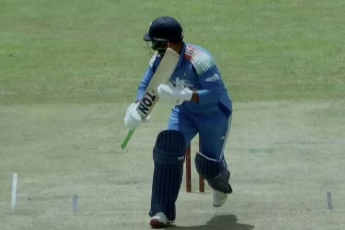 इंडिया A पर क्यों लगा 10 रन का जुर्माना? विपराज निगम की गलती से टीम को हुआ नुकसान