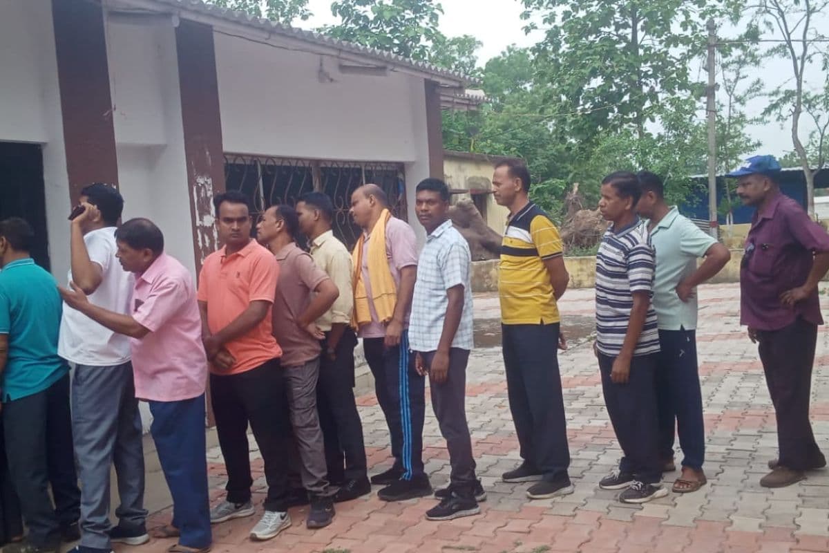 कड़ी सुरक्षा के बीच शुरू हुआ पश्चिमी सिंहभूम पुलिस मेंस एसोसिएशन चाईबासा शाखा का चुनाव 