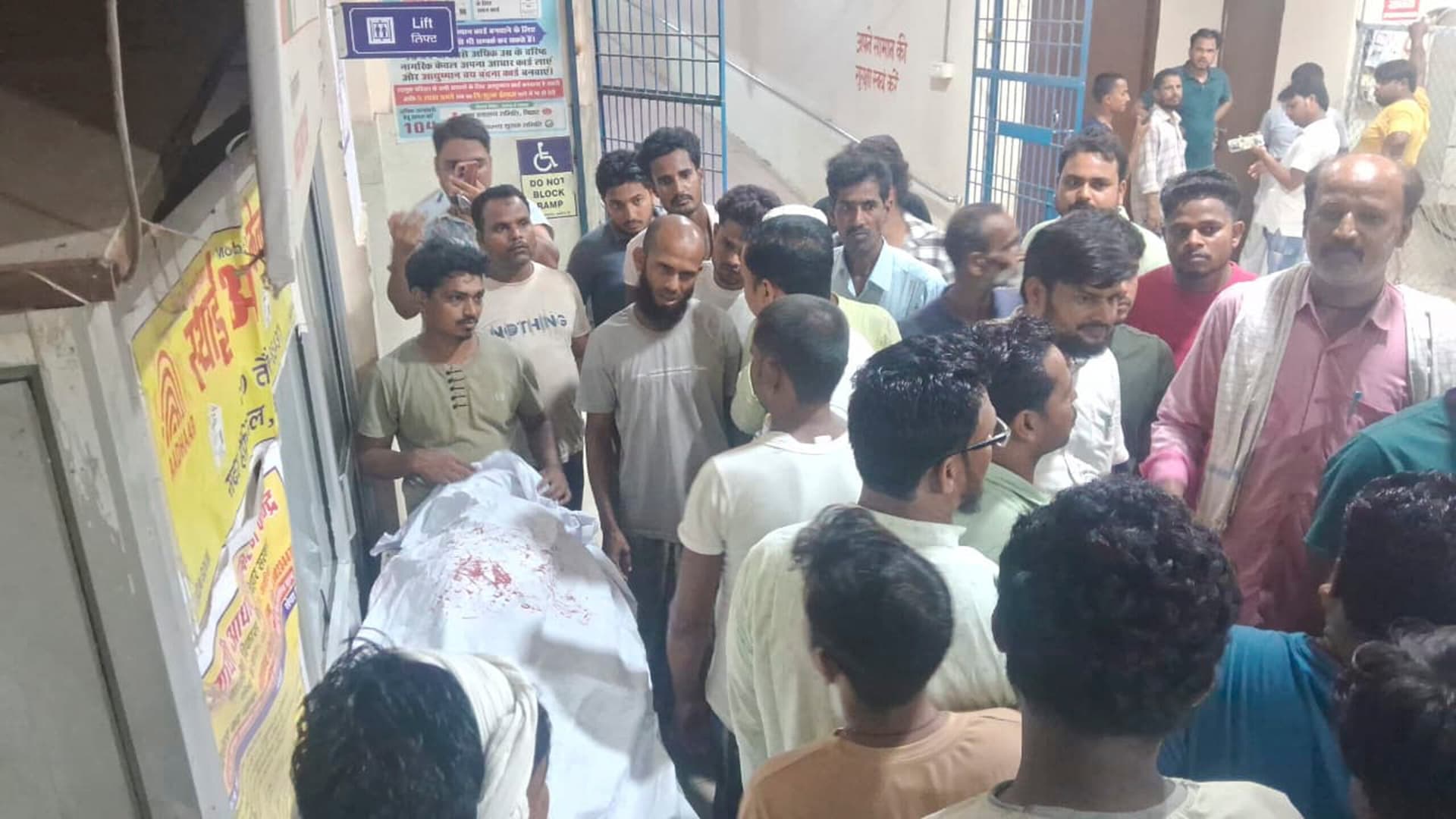 पेट व गर्दन पर धारदार हथियार से वार कर युवक की हत्या