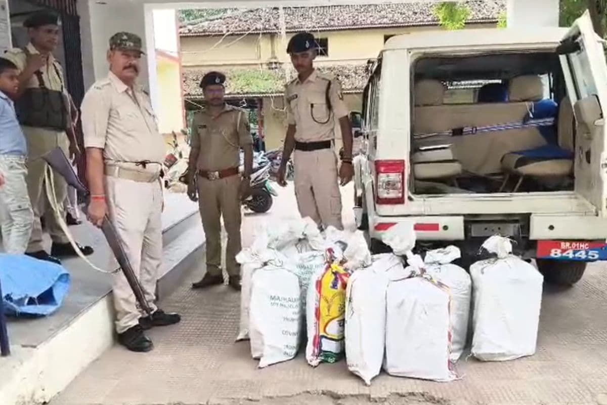 बोलेरो में छिपाकर ले जाई जा रही थी 1.24 क्विंटल गांजे की खेप, पुलिस ने दो तस्करों को दबोचा