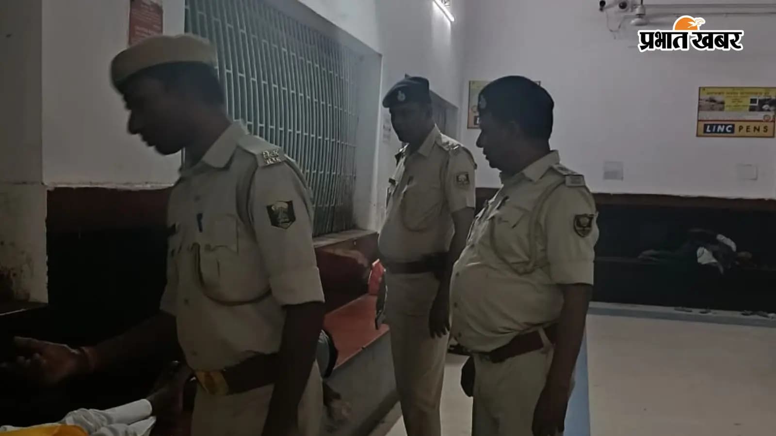 जीआरपी ने यात्रियों और वाहनों की ली तलाशी