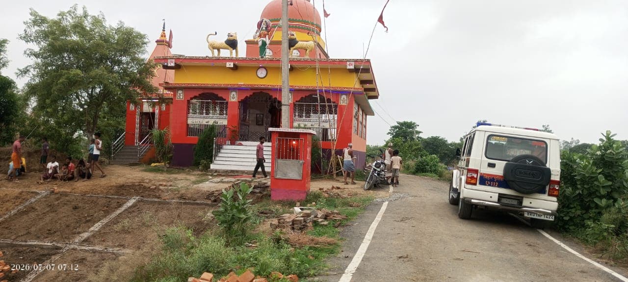 रोहतास में मंदिरों पर चोरों की नजर, मां काली और महावीर मंदिर से लाखों के गहने और कीमती सामान चोरी