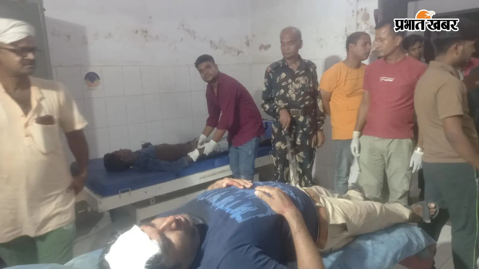 घायल व्यक्ति का अस्पताल में चल रहा है इलाज 