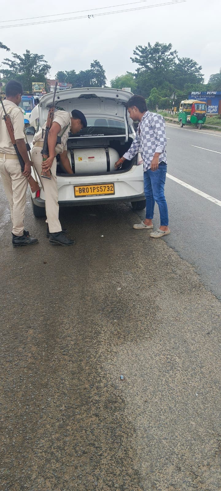 पुलिस की कार्रवाई: एसपी अमित रंजन के निर्देश पर रात भर चला सघन वाहन जांच अभियान