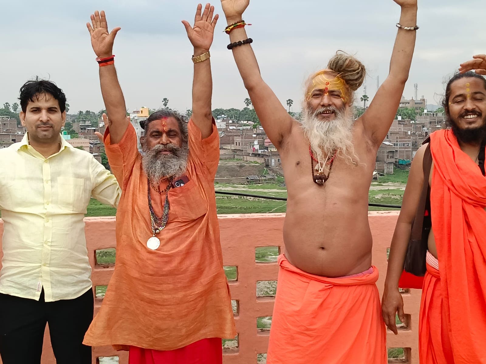 जूना अखाड़ा अध्यक्ष ने किया अजगैवीनाथ मंदिर का निरीक्षण, गुरुकुल व विवाह भवन निर्माण पर मंथन जूना अखाड़ा अध्यक्ष ने किया अजगैवीनाथ मंदिर का निरीक्षण, गुरुकुल व विवाह भवन निर्माण पर मंथन
