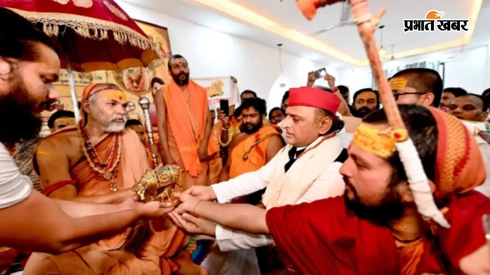 अखिलेश यादव ने शंकराचार्य स्वामी अविमुक्तेश्वरानंद सरस्वती से मुलाकात की अखिलेश यादव ने शंकराचार्य स्वामी अविमुक्तेश्वरानंद सरस्वती से मुलाकात की