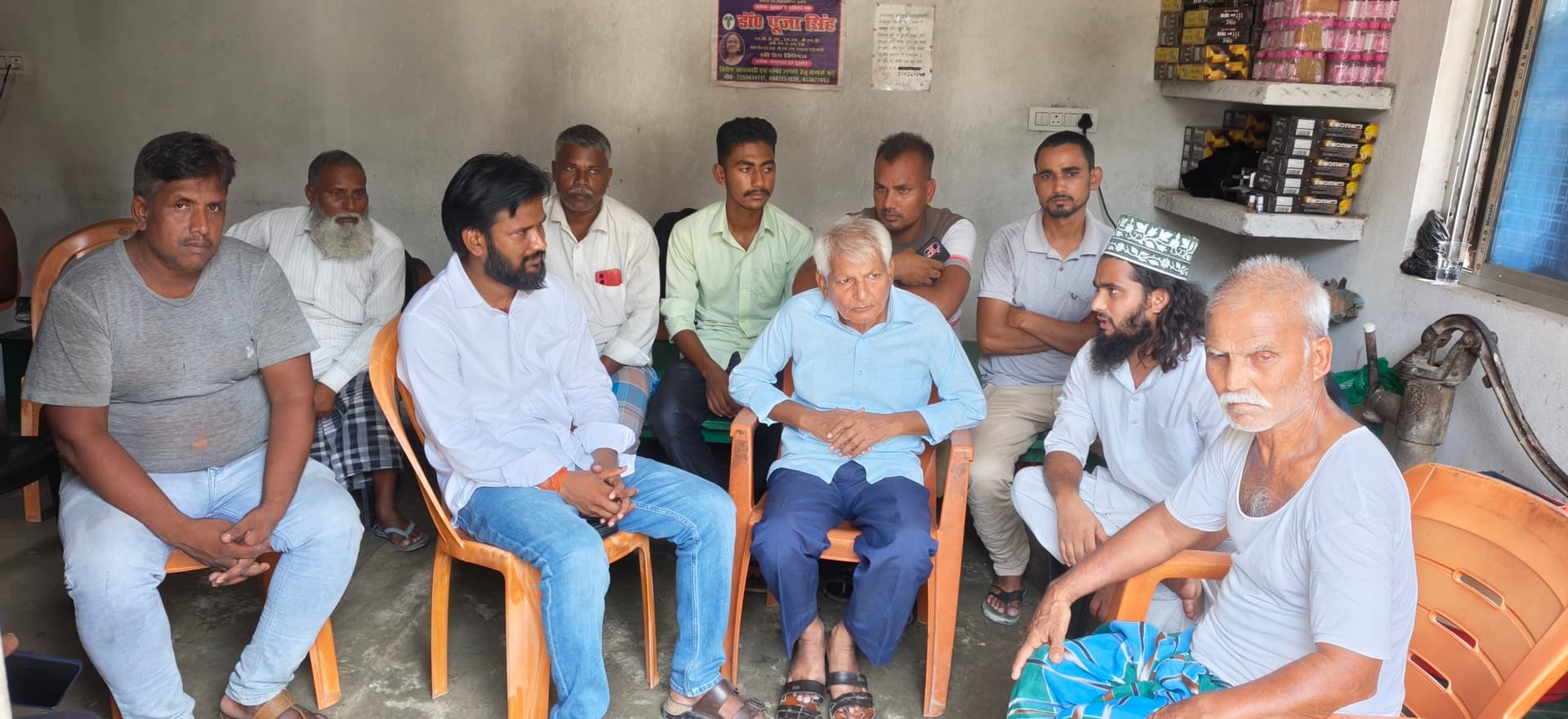केरल के वायनाड में भूस्खलन में लापता तरैया के युवक का तीसरे दिन मलबे से मिला शव<bha>@</bha> परिजनों के अनुसार शव की पोस्टमार्टम की प्रक्रिया चल रही है,उसके पश्चात शव लाने के लिए बड़े भाई व अन्य रिश्तेदार पहुंचे है केरल के वायनाड केरल के वायनाड में भूस्खलन में लापता तरैया के युवक का तीसरे दिन मलबे से मिला शव<bha>@</bha> परिजनों के अनुसार शव की पोस्टमार्टम की प्रक्रिया चल रही है,उसके पश्चात शव लाने के लिए बड़े भाई व अन्य रिश्तेदार पहुंचे है केरल के वायनाड