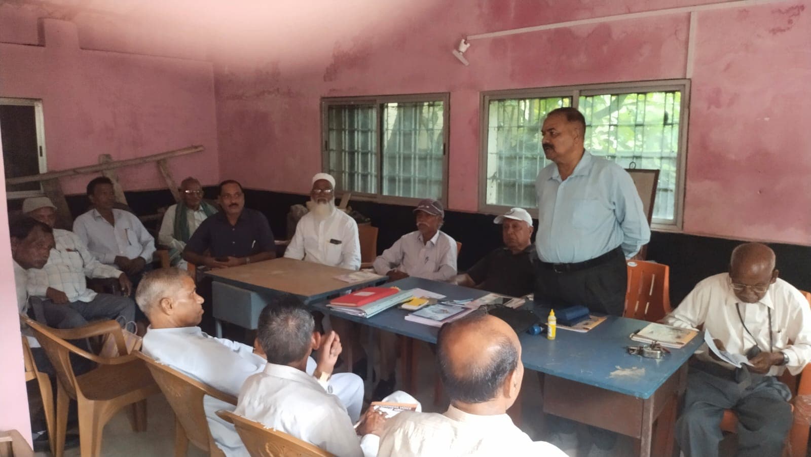 फोटो है : वेलिडेशन एक्ट पेंशनधारकों के लिए घातक : महावीर प्रसाद फोटो है : वेलिडेशन एक्ट पेंशनधारकों के लिए घातक : महावीर प्रसाद