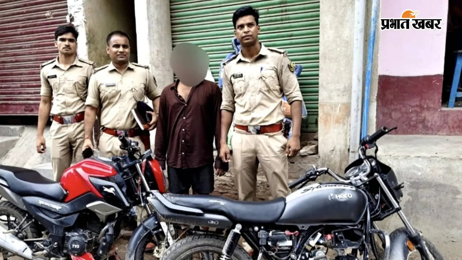 बाइक के साथ गिरफ्तार बाइक चोर बाइक के साथ गिरफ्तार बाइक चोर