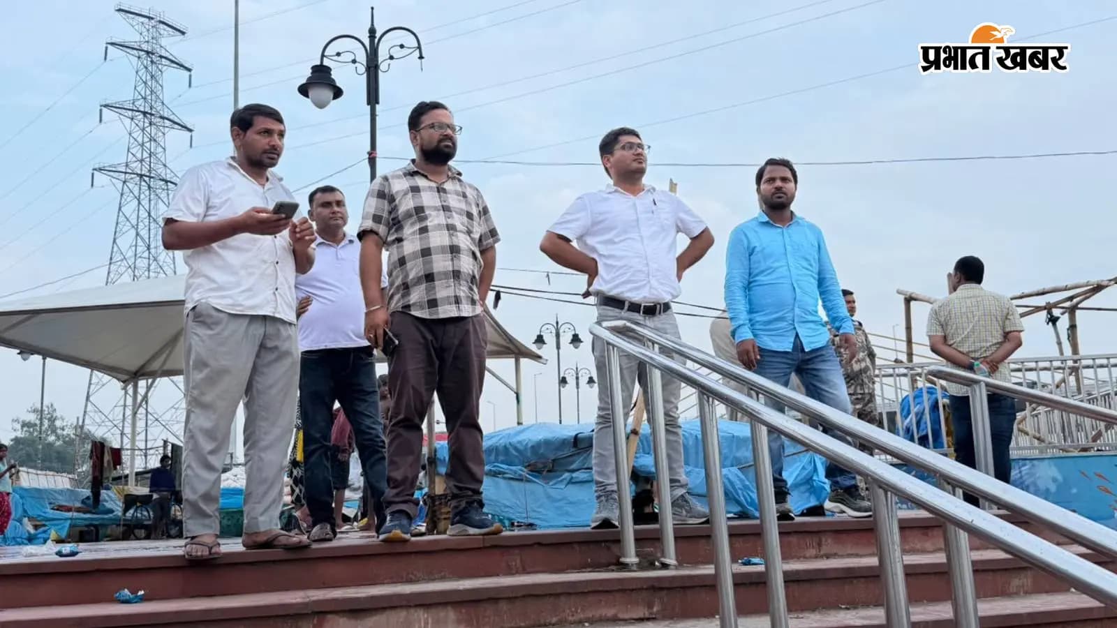 तैयारी को लेकर पहुंचे नगर परिषद के पदाधिकारी तैयारी को लेकर पहुंचे नगर परिषद के पदाधिकारी