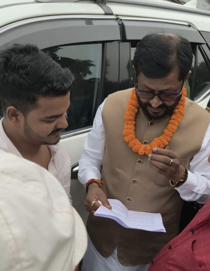 ड्यूटी के दौरान जान गंवाने वाले चार कर्मियों के आश्रितों को मुआवजा व सरकारी नौकरी देने की मांग ड्यूटी के दौरान जान गंवाने वाले चार कर्मियों के आश्रितों को मुआवजा व सरकारी नौकरी देने की मांग