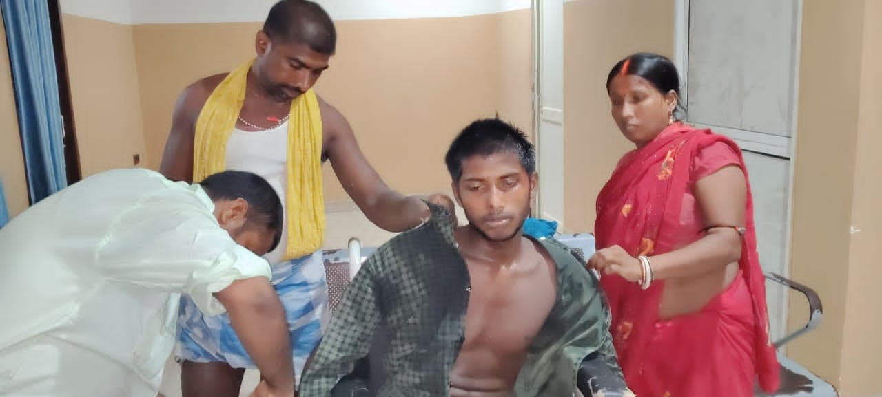 दो पक्षों के बीच हंसी मजाक में मारपीट