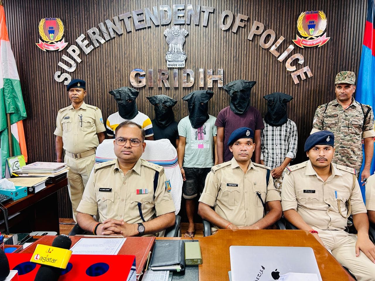 गिरिडीह ताराटांड़ के जंगल से 5 साइबर अपराधी गिरफ्तार