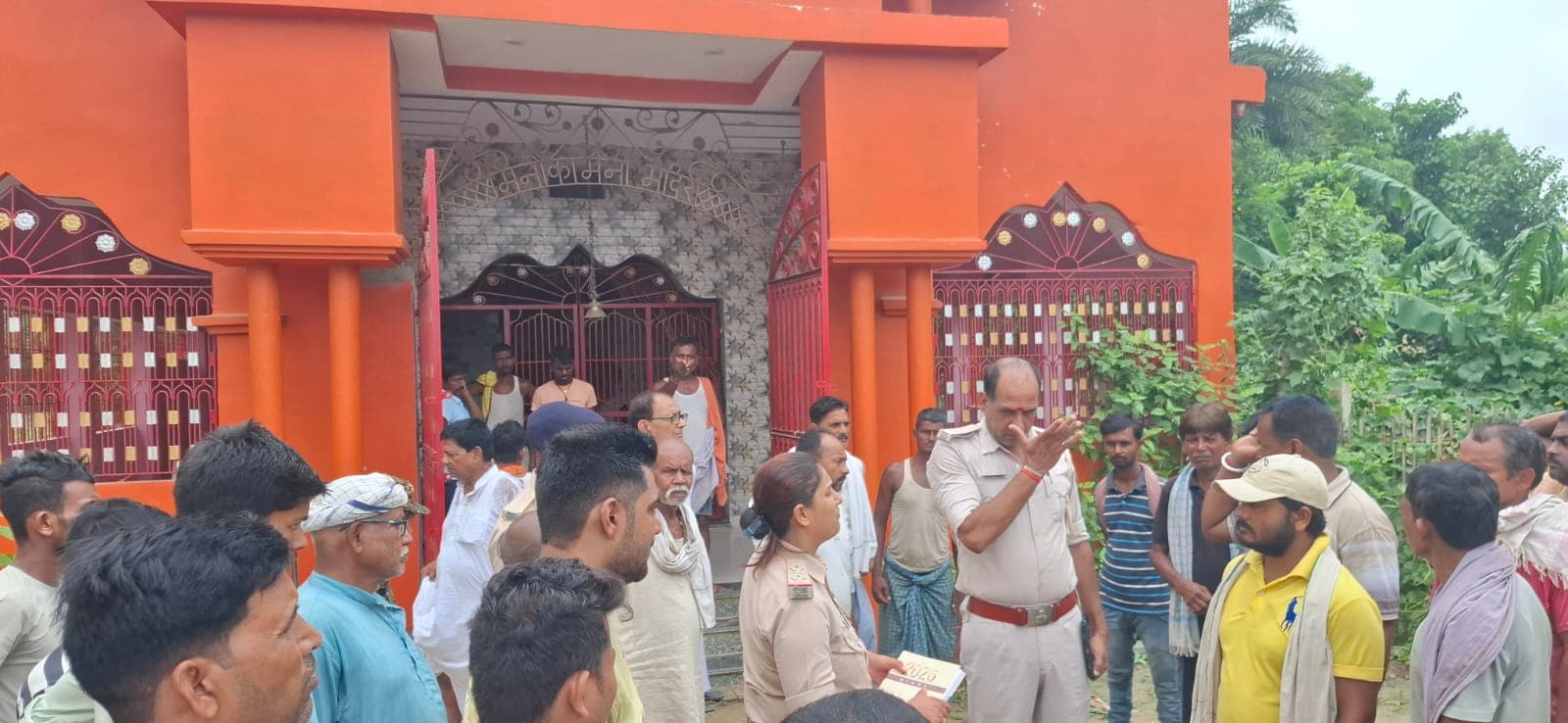 रहटोली के काली माता मंदिर में लाखों की चोरी, चांदी का मुकुट और इनवर्टर ले गए चोर