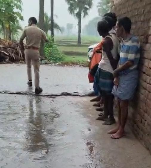 फुआ को निमंत्रण नहीं देने का विवाद बना मौत की वजह? महिला की संदिग्ध मौत, बेटे ने परिजनों पर लगाया हत्या का आरोप
