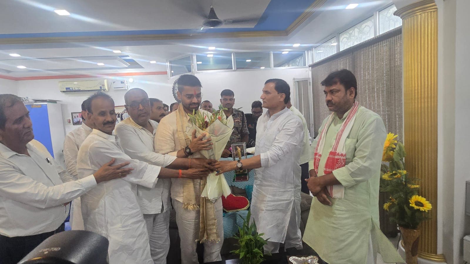 मंत्री दीपक प्रकाश का नवादा में डॉ अनुज सिंह ने किया भव्य स्वागत, शिक्षा और पंचायती राज योजनाओं पर हुई चर्चा