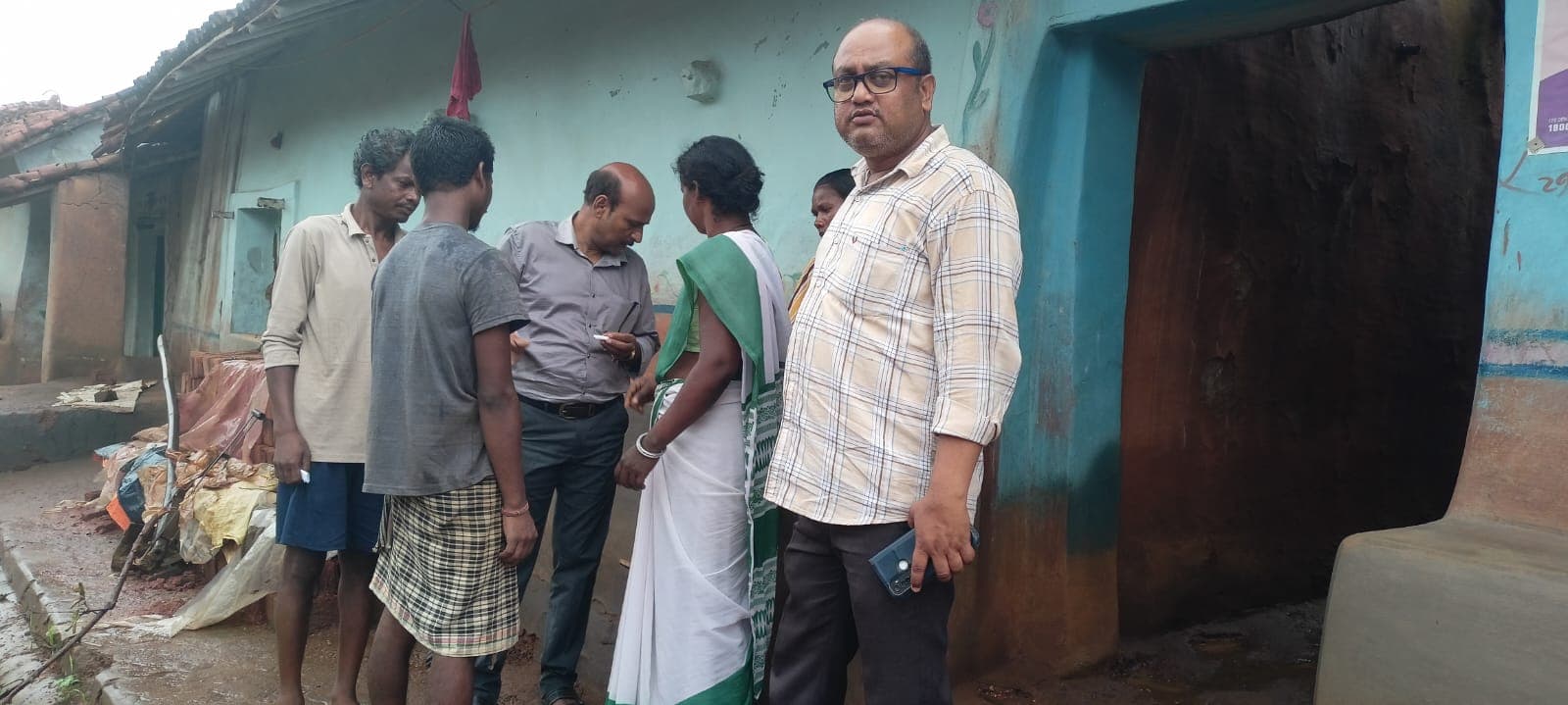 बैजनाथपुर गांव में ग्रामीणों को डेंगू मलेरिया के प्रति किया गया जागरूकता