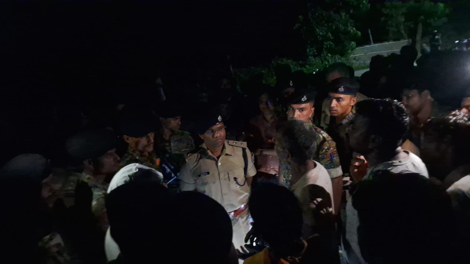 भूमि विवाद में युवक की मौत से भड़का गुस्सा, सुपौल में 7 घंटे सड़क जाम, SP के आश्वासन पर खुला रास्ता