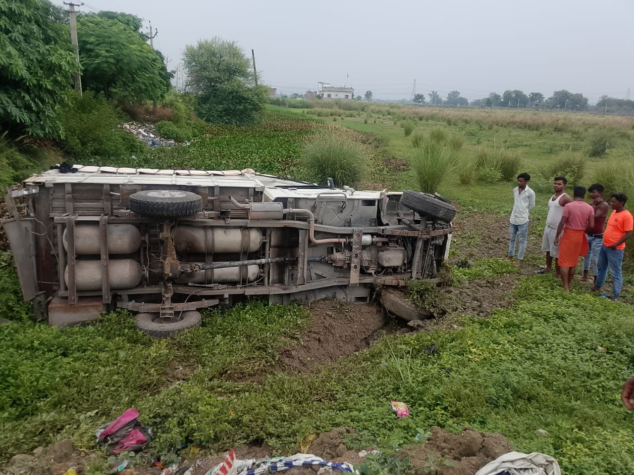 औरंगाबाद के मदनपुर में स्कूल बस को पिकअप वैन ने मारी टक्कर, तीन बच्चे घायल
