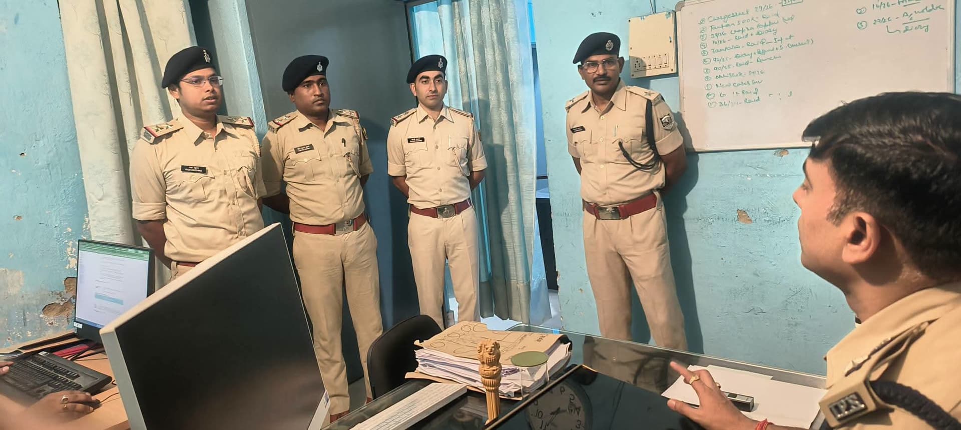 भागलपुर एसएसपी ने किया साइबर थाना का औचक निरीक्षण: लंबित मामलों के त्वरित निष्पादन का निर्देश