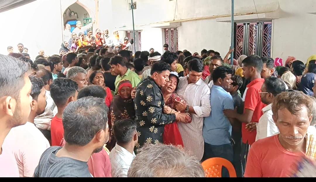 सारण: वायनाड भूस्खलन में जान गंवाने वाले इमरान का शव पांच दिन बाद गांव पहुंचा, मचा कोहराम