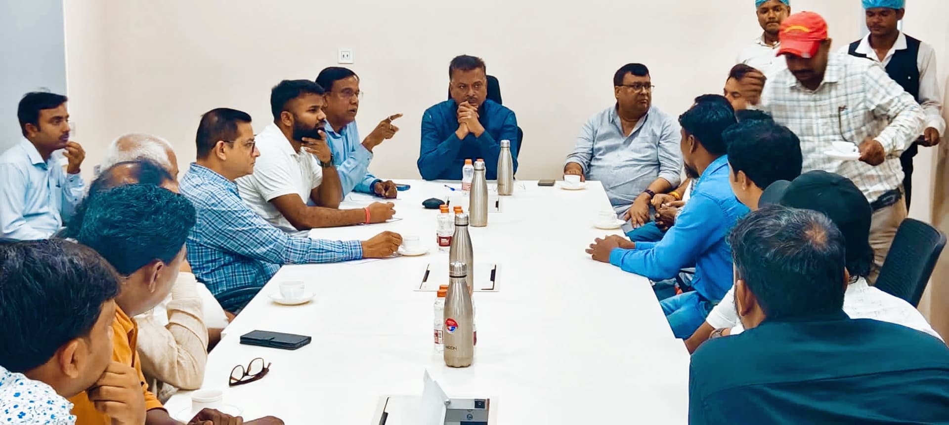 टाटा स्टील के अधिकारियों को सांसद की दो टूक- टालमटोल नहीं, ग्रामीणों की समस्याओं का तुरंत समाधान करें