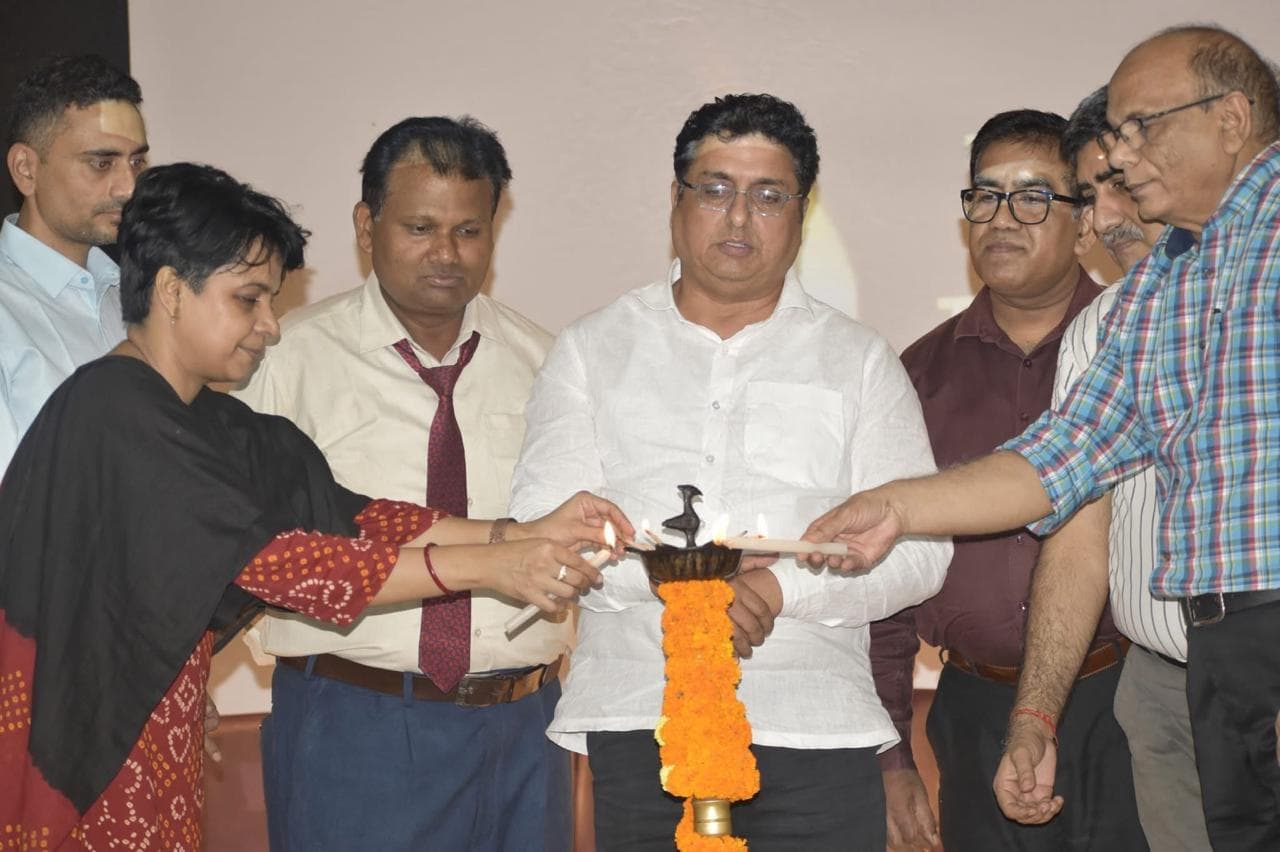 सासाराम में गोपाल नारायण मेडिकल कॉलेज में हृदयाघात पर सीएमई, मेडिकल छात्रों को मिला आधुनिक  प्रशिक्षण