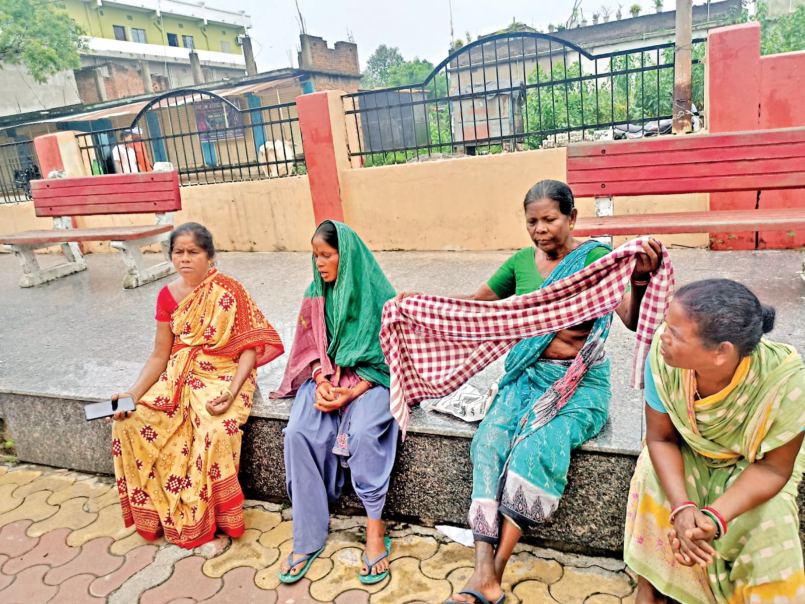 Rourkela News : उतरने से पहले ही चालक ने आगे बढ़ा दी बस, गिरने से यात्री की मौत