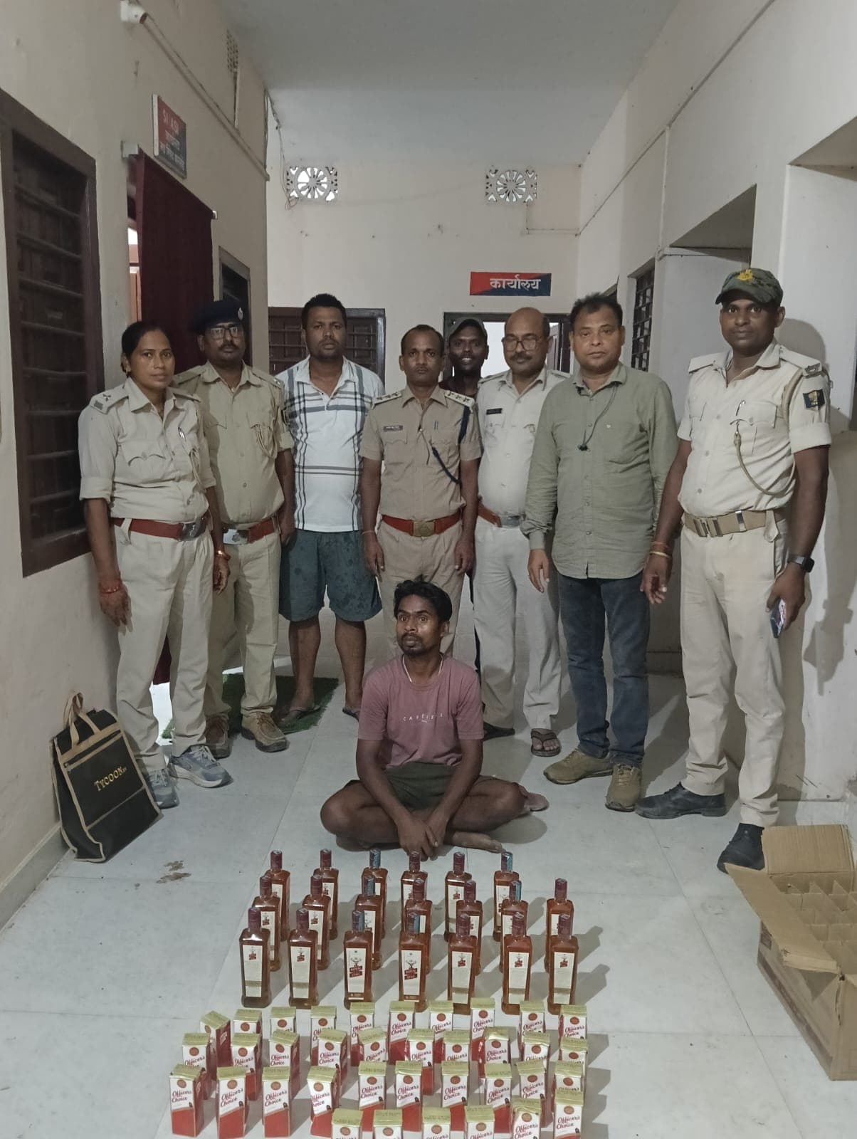 कटिहार में उत्पाद विभाग का बड़ा एक्शन, 69.855 लीटर शराब जब्त, महिला समेत 7 तस्कर गिरफ्तार