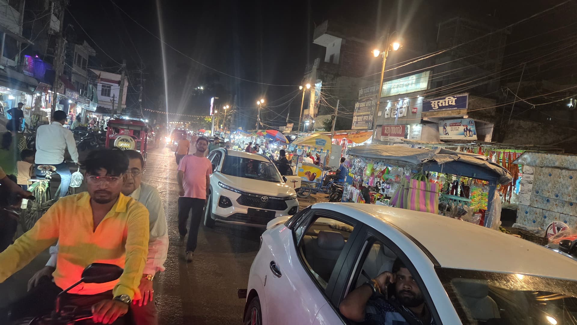 अतिक्रमण से जाम में जकड़ा मधेपुरा का मुख्य बाजार, रोज घंटों फंस रहे लोग, स्थायी समाधान की मांग तेज