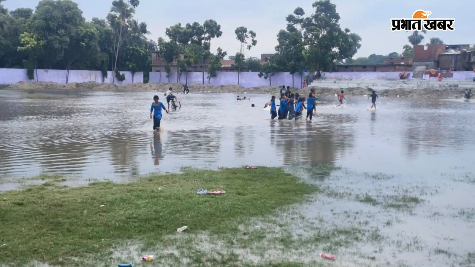 करोड़ों खर्च के बाद भी बदहाल शताब्दी मैदान मंझौल 